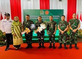 Panglima TNI Salurkan Bantuan Kendaraan dan Materiil untuk Penanggulangan Bencana