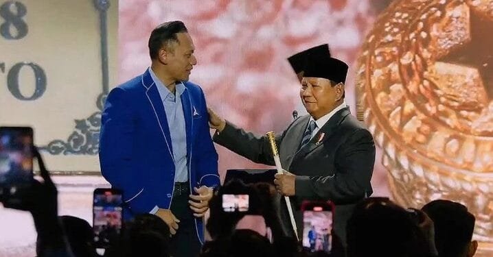 Presiden Prabowo Subianto dan AHY pada penutupan Kongres Partai Demokrat, Selasa malam (25/02/2025).(Antaranews)