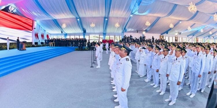 Presiden Prabowo Subianto kepala daerah dan wakil kepada daerah seacara serentak di Istana Kepresidenan Jakarta, Kamis (20/02/2025).(Presidenri)