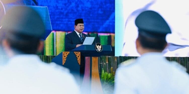 Presiden Prabowo Subianto saat melantik 961 kepala daerah secara serentak di Istana Kepresidenan Jakarta, Kamis (20/02/2025).(Presidenri)
