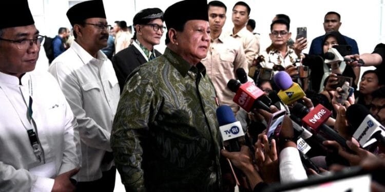 Presiden Prabowo Subianto memberikan keterangan pers di Istora Senayan, Jakarta, Rabu (05/02/2025). (Presidenri)