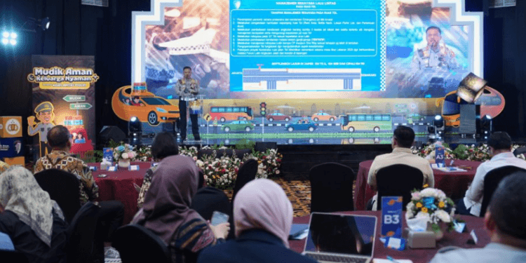 Kakorlantas Polri Irjen Agus Suryonugroho saat peluncuran Lagu dan video 'Mudik Aman Keluarga Nyaman'.(Humas Polri)