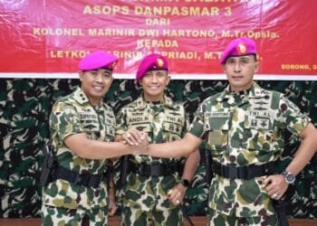 KRI TOM-357 Kawal Delegasi AS dan Australia dalam Upacara Mengenang Pertempuran di Selat Sunda