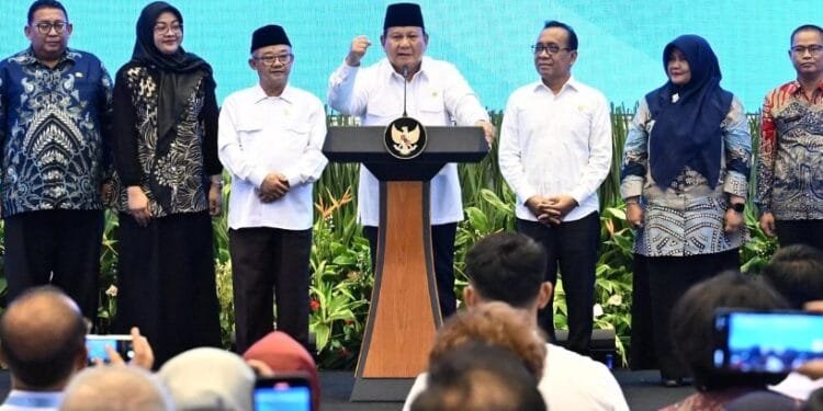 Presiden Prabowo Subianto mengapresiasi peluncuran mekanisme baru penyaluran tunjangan guru ASN daerah.(Presidenri)