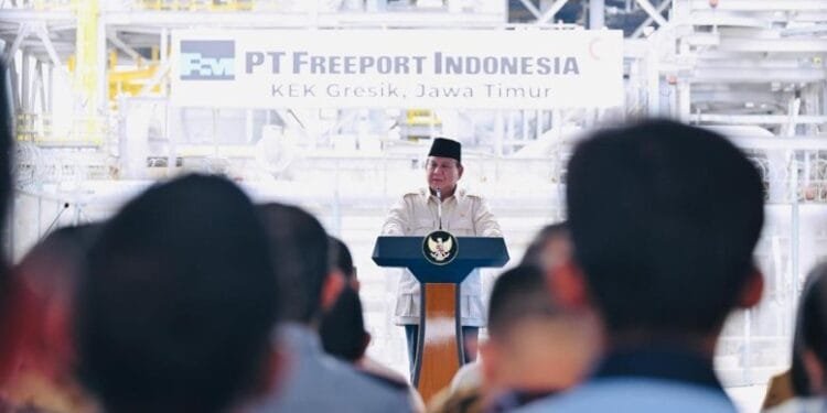 Presiden Prabowo Subianto meresmikan pabrik pemurnian logam mulia PT Freeport Indonesia (PTFI), Senin (17/03/2025).(Presidenri)