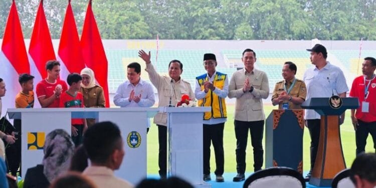 Presiden Prabowo Subianto meresmikan renovasi dan pembangunan 17 stadion di Indonesia yang dipusatkan di Stadion Gelora Delta Sidoarjo, Senin (17/03/2025).(Presidenri)