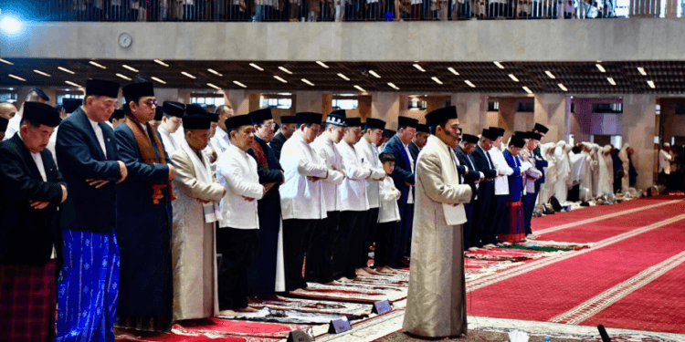 Presiden Prabowo Salat Idulfitri di Masjid Istiqlal, Senin (31/03/2025).(Presidenri)