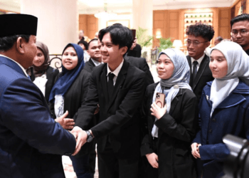 Momen Hangat di Negeri Para Nabi: Diaspora Indonesia di Kairo Sambut Meriah Kedatangan Presiden Prabowo