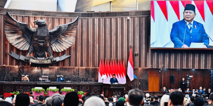 Presiden Prabowo Subianto berpidato pada Konferensi Parlemen Negara Islam di Gedung Nusantara MPR/DPR/DPD RI, Jakarta, Rabu (14/05/2025).(Presidenri)