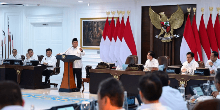 Presiden Prabowo Subianto memimpin Sidang Kabinet Paripurna di Istana Kepresidenan Jakarta, Senin (05/05/2025).(Presidenri)