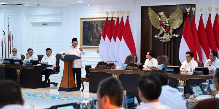 Presiden Prabowo Subianto memimpin Sidang Kabinet Paripurna di Istana Kepresidenan Jakarta, Senin (05/05/2025).(Presidenri)