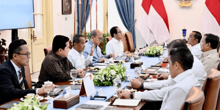 Presiden Prabowo Subianto memimpin ratas di Istana Merdeka, Jakarta, Kamis (22/05/2025).(Presidenri)