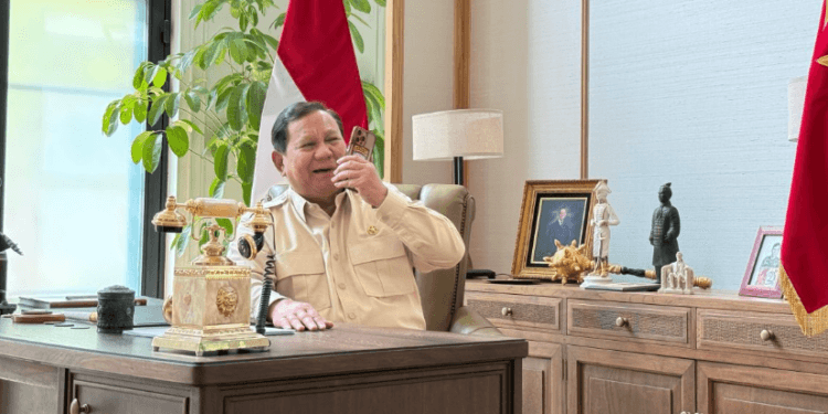 Presiden Prabowo Subianto menyampaikan ucapan selamat kepada Anthony Albanese terpilihnya kembali menjadi PM Australia melalui sambungan telepon, Minggu (04/05/2025).(Presidenri)