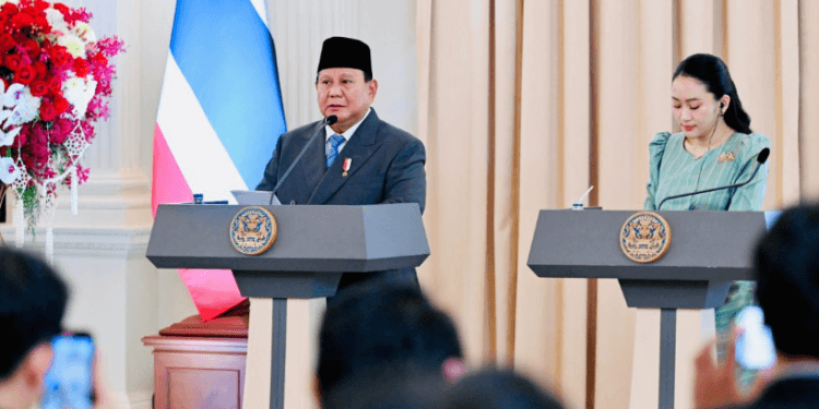 Presiden RI Prabowo Subianto menyampaikan keterangan pers bersama PM Thailand Paetongtarn Shinawatra di Government House Thailand, Senin (19/05/2025).(Presidenri)