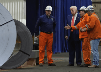 Trump Naikkan Tarif Impor Baja dan Aluminium Jadi 50%: Harga Barang Diprediksi Melonjak Tajam