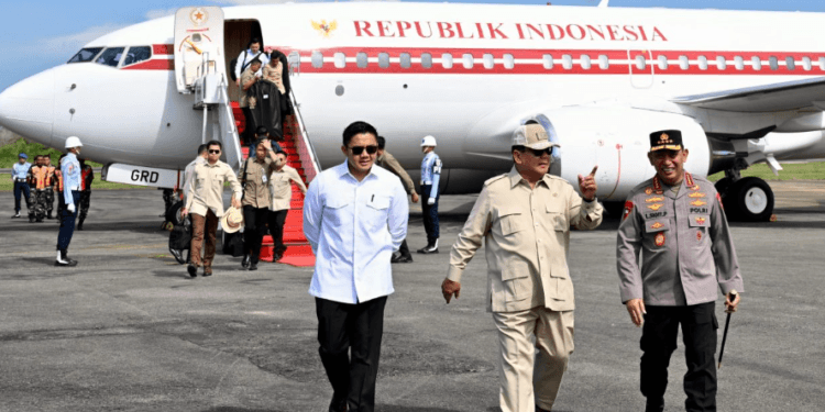 Presiden Prabowo Subianto tiba Pangkalan TNI AU Harry Hadisoemantri untuk melakukan panen raya jagung di Kabupaten Bengkayang, Kalimantan Barat, Kamis (05/06/2025).(Presidenri)