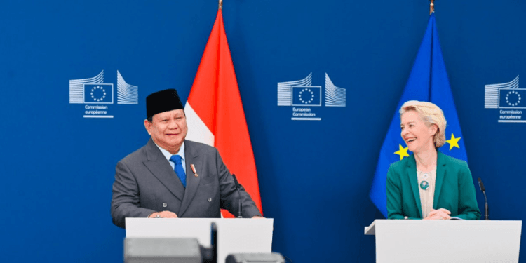 Pernyataan Pers Bersama Presiden RI Prabowo Subianto dan Presiden Komisi Eropa, Ursula von der Leyen, di kantor pusat Uni Eropa, Berlaymont Building, Brussel, Belgia, Minggu (13/07/2025).(Presidenri)