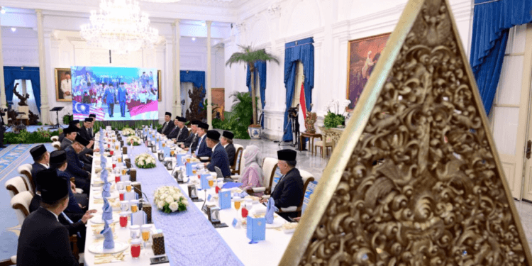 Presiden Prabowo Subianto menggelar pertemuan konsultasi tahunan PM Malaysia Dato’ Seri Anwar Ibrahim, di Istana Merdeka, Jakarta, Selasa (29/07/2025).(Presidenri)