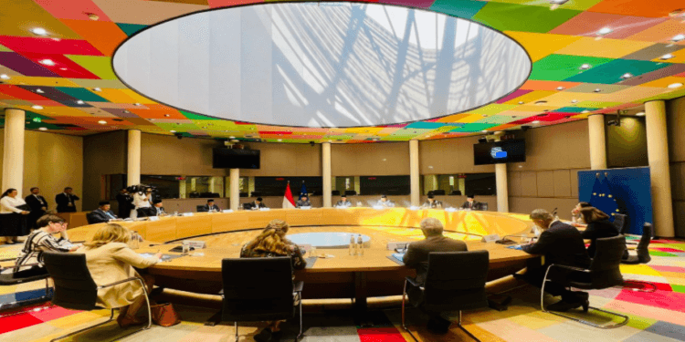 Presiden RI Prabowo Subianto melakukan pertemuan bilateral dengan Presiden Dewan Eropa António Costa, Minggu (13/07/2025), di Gedung Europa, Brussel, Belgia.(Presidenri)