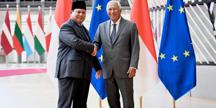 Presiden RI Prabowo Subianto melakukan pertemuan bilateral dengan Presiden Dewan Eropa António Costa, Minggu (13/07/2025), di Gedung Europa, Brussel, Belgia.(Presidenri)