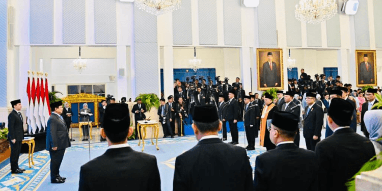 Presiden Prabowo Subianto melantik Pejabat Strategis Baru: Dari Badan Mineral hingga Penanggulangan Terorisme di Istana Negara, Jakarta, Senin (25/08/2025).(Presidenri)