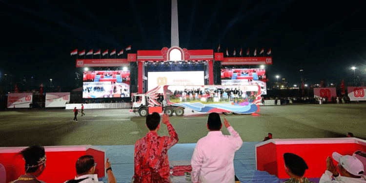 Presiden Prabowo Subianto menghadiri Karnaval Bersatu di kawasan Monumen Nasional (Monas), Jakarta, Minggu malam (17/08/2025).(Presidenri)