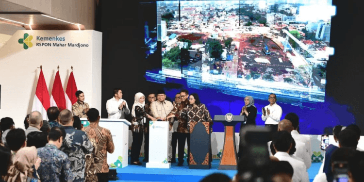 Presiden Prabowo Subianto meresmikan Gedung Layanan Terpadu dan Institut Neurosains Nasional di RSPON Mahar Mardjono, Jakarta, Selasa (26/08/2025).(Presidenri)