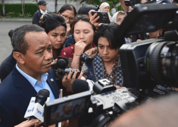 Presiden Prabowo Panggil Bahlil Bahas Transisi Energi, Targetkan 100 Gigawatt Tenaga Surya