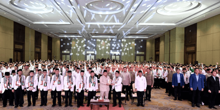 Presiden Prabowo Subianto menghadiri acara Penutupan Munas VI PKS Tahun 2025 di Golden Ballroom, The Sultan Hotel, Jakarta, Senin (29/09/2025).(Presidenri)