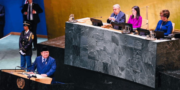 Presiden Prabowo Subianto menyampaikan pidato pada Sidang Majelis Umum ke-80 PBB di New York, Amerika Serikat, Selasa (23/09/2025) waktu setempat.(Presidenri)