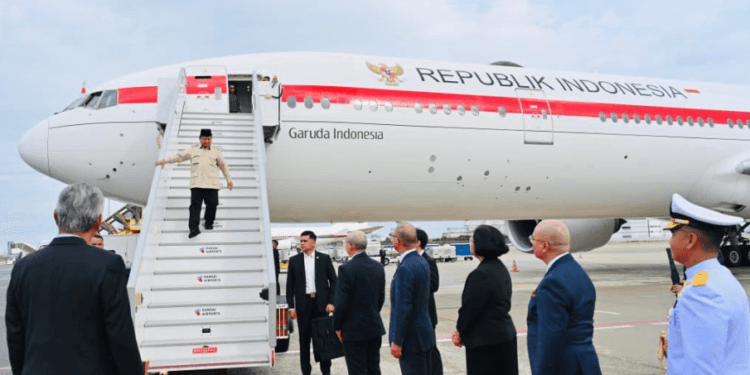 Presiden Republik Indonesia, Prabowo Subianto tiba Bandar Udara Internasional Kansai di Osaka, Jepang pada Sabtu, 20 September 2025.(Presidenri)