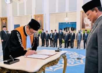 Presiden Prabowo Saksikan Pelantikan Dwiarso Budi Santiarto Sebagai Wakil Ketua MA Bidang Non Yudisial