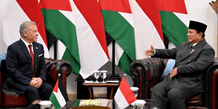 Presiden RI Prabowo Subianto dan Raja Kerajaan Yordania Hasyimiah Raja Abdullah II ibn Al Hussein menggelar pertemuan empat mata di Istana Merdeka, Jakarta, Jumat (14/11/2025).(Presidenri)