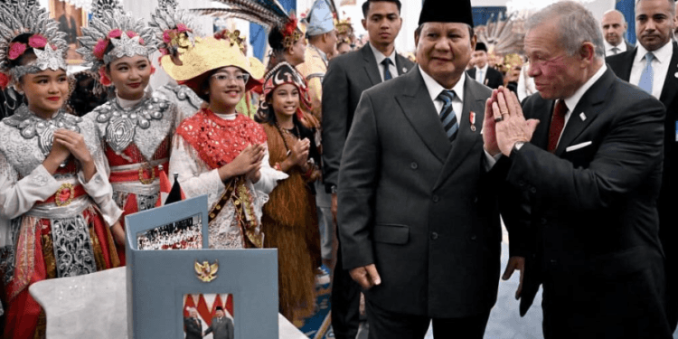 Presiden RI Prabowo Subianto menjamu Raja Kerajaan Yordania Hasyimiah, Raja Abdullah II ibn Al Hussein, dalam jamuan santap malam kenegaraan, Jumat malam (14/11/2025).(Presidenri)