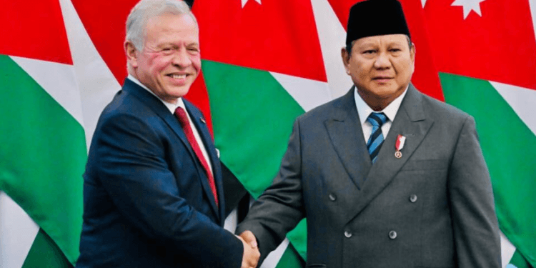 Presiden RI Prabowo Subianto menyambut Raja Kerajaan Yordania Hasyimiah, Raja Abdullah II ibn Al Hussein di Istana Merdeka, Jakarta, Jumat (14/11/2025).(Presidenri)