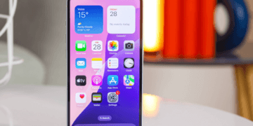 iPhone 18 Pro Siap Melompat Jauh: Layar LTPO+ OLED Canggih Jadi Senjata Baru Apple