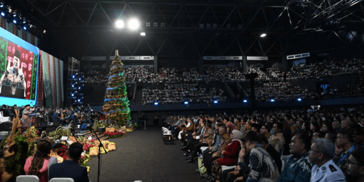 Presiden Prabowo Subianto menghadiri Puncak Peringatan Natal Nasional Tahun 2025 yang diselenggarakan di Tennis Indoor Senayan, Jakarta, pada Senin, 5 Januari 2026.(Presidenri)