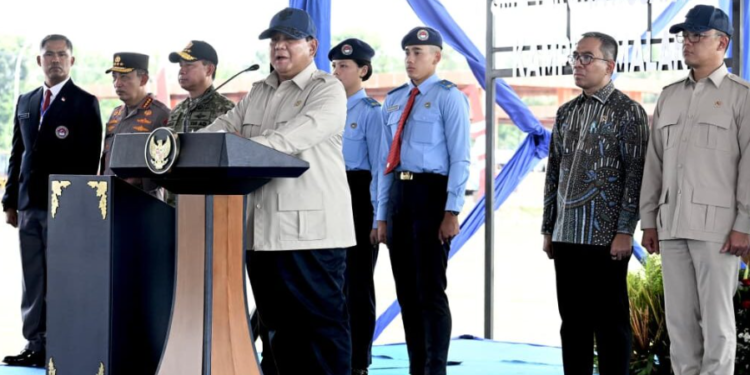 Presiden Prabowo Subianto menyampaikan sambutannya pada peresmian SMA Taruna Nusantara Kampus Malang di Provinsi Jawa Timur, pada Selasa, 13 Januari 2026.(Presidenri)