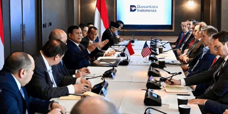 Presiden Prabowo Subianto menerima 12 pimpinan perusahaan investasi global dalam sebuah pertemuan sebagai bagian dari kunjungan kerjanya di Washington DC, Amerika Serikat, pada Jumat 20 Februari 2026.(Presidenri)