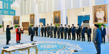 Presiden Prabowo Saksikan Pengucapan Sumpah Adies Kadir sebagai Hakim Konstitusi: Perkuat Pilar Penjaga Konstitusi Nasional