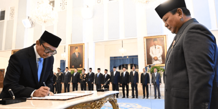 Presiden Prabowo Subianto secara resmi melantik Juda Agung sebagai Wakil Menteri Keuangan Kabinet Merah Putih sisa masa jabatan periode 2024-2029 di Istana Negara, Jakarta, pada Kamis, 5 Februari 2026.(Presidenri)