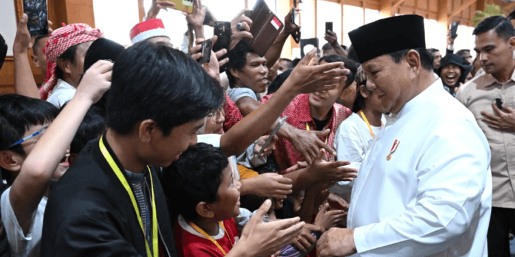 Presiden Prabowo Subianto menggelar acara gelar griya (open house) dalam rangka Hari Raya Idulfitri 1447 Hijriah di kompleks Istana Kepresidenan, Jakarta, pada Sabtu, 21 Maret 2026.(Presidenri)