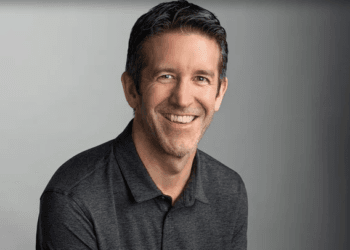 Bertemu CEO Baru Apple: John Ternus dan Misi Besarnya Menggantikan Tim Cook