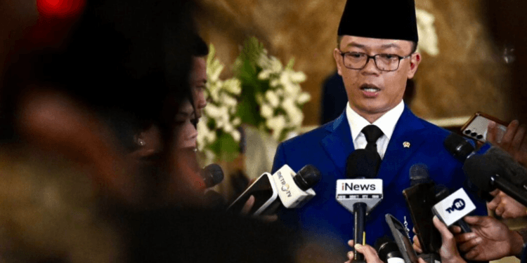 Menteri Luar Negeri Sugiono.(Presidenri)