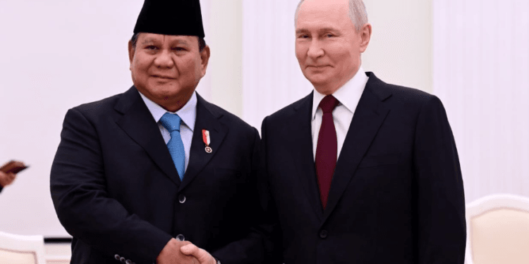 Presiden RI Prabowo Subianto disambut Presiden Federasi Rusia, Vladimir Putin, di Istana Kremlin pada Senin, 13 April 2026.(Presidenri)