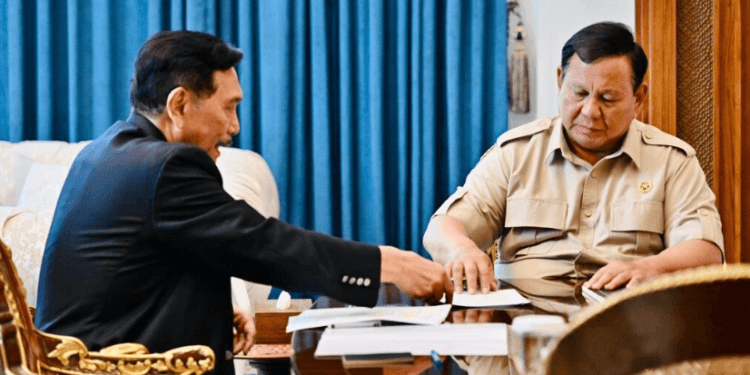 Presiden Prabowo Subianto menerima Ketua DEN Luhut Binsar Pandjaitan di Istana Merdeka, Jakarta, pada Selasa, 21 April 2026.(Presidenri)