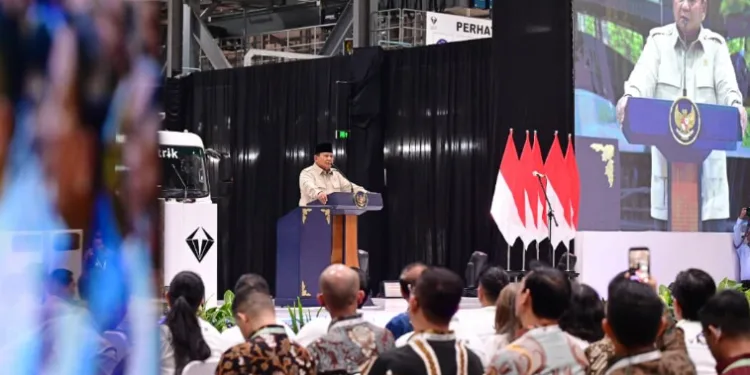Presiden Prabowo Subianto menyampaikan sambutannya pada peresmian fasilitas perakitan kendaraan komersial listrik milik PT VKTR Sakti Industries di Kabupaten Magelang, Provinsi Jawa Tengah, Kamis, 9 April 2026.(Presidenri)