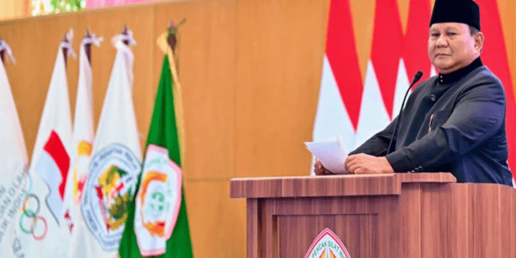 Presiden Prabowo Subianto menyampaikan sambutannya pada Munas XVI Ikatan Pencak Silat Indonesia Masa Bakti 2026–2030 di Jakarta International Convention Center (JICC), Jakarta, pada Sabtu, 11 April 2026.(Presidenri)