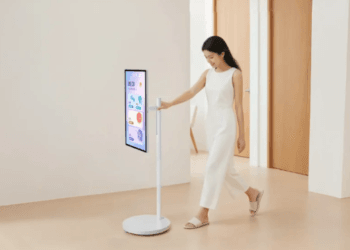 ZTE Rilis Layar Pintar 5G Serbaguna: Bisa Jadi Tablet, TV, hingga PC, Lengkap dengan Roda dan Kamera