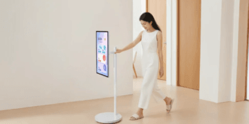 ZTE Rilis Layar Pintar 5G Serbaguna: Bisa Jadi Tablet, TV, hingga PC, Lengkap dengan Roda dan Kamera